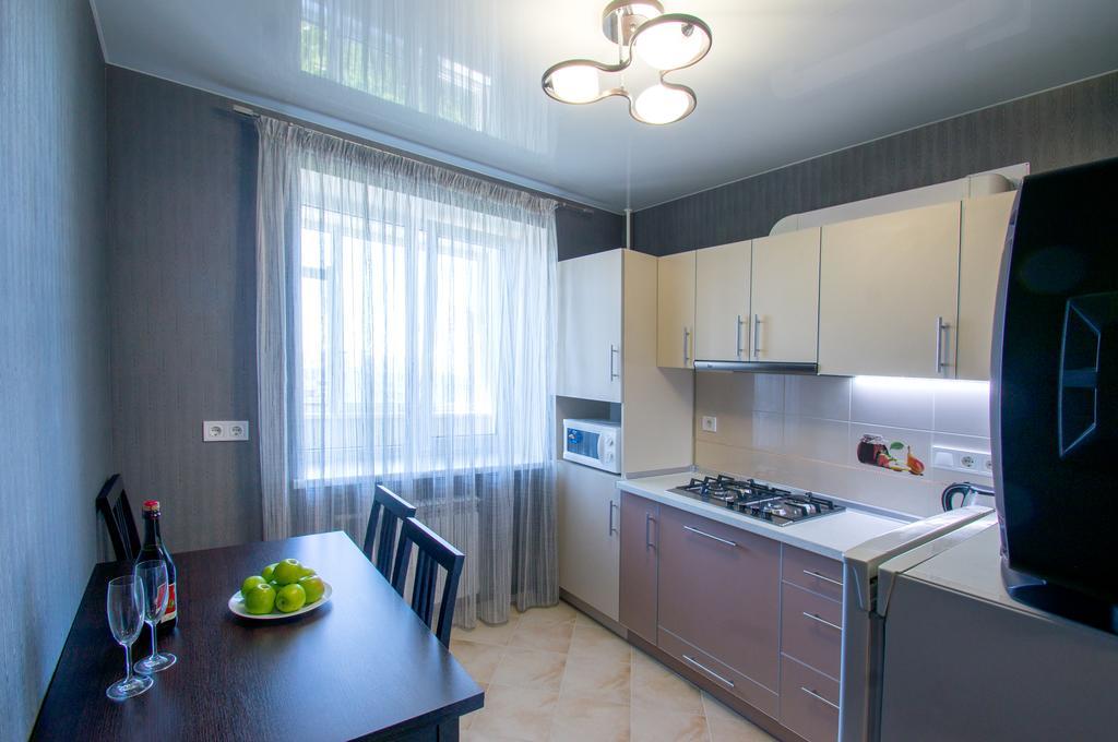 Apartment On 23 Serpnya Kharkiv Exterior photo